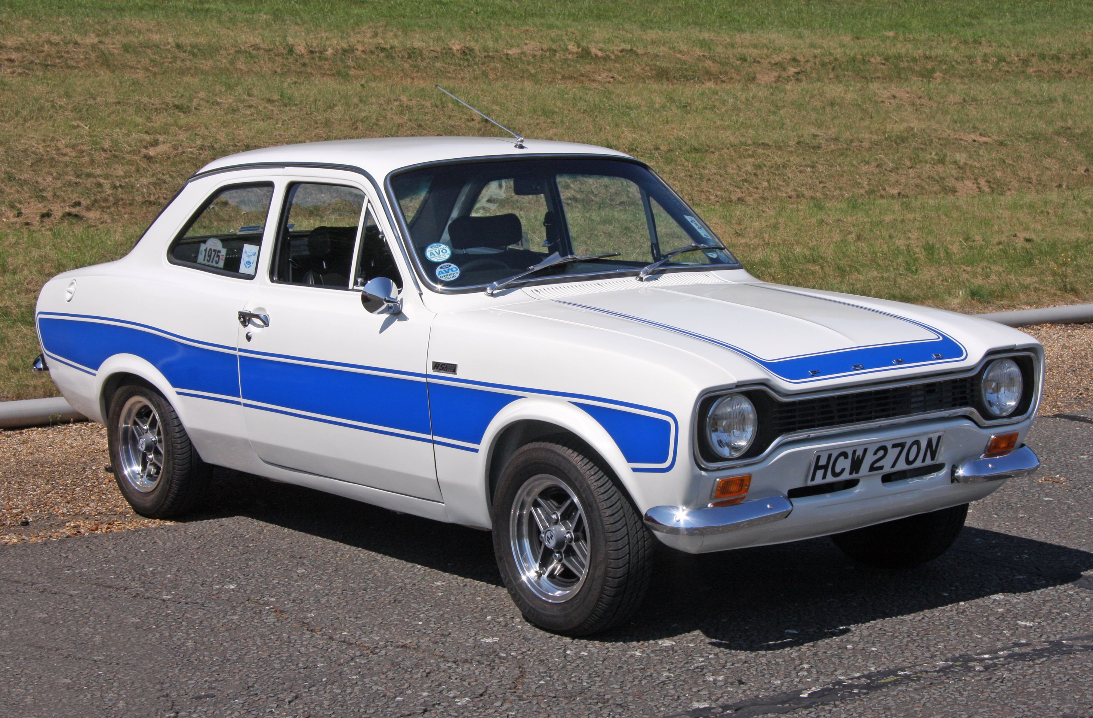 Ford_Escort min