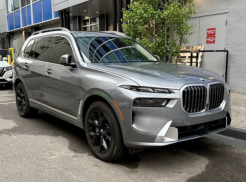 BMW_X7 min