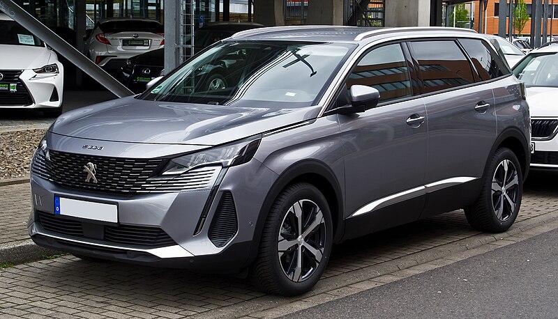 Peugeot_5008_BlueHD min