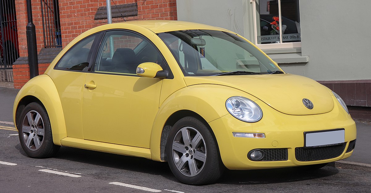 1200px 2006_Volkswagen_New_Beetle_Luna_1