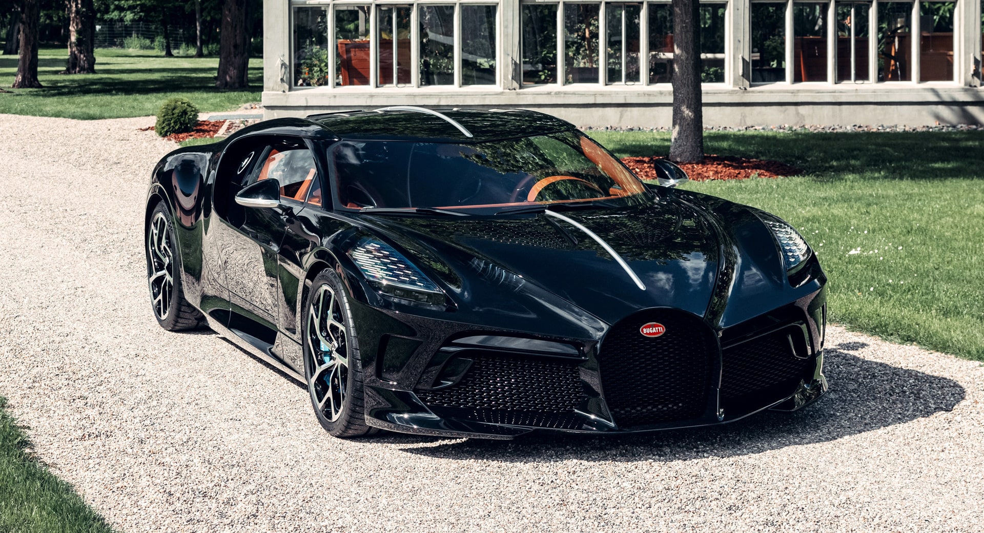 Bugatti La Voiture Noire 8 min