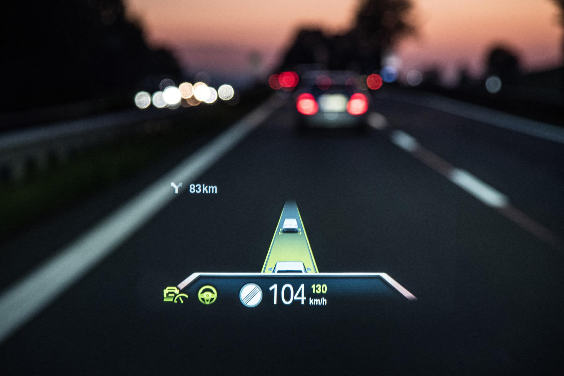 Ce este Head-Up Display si cum functioneaza aceasta tehnologie?