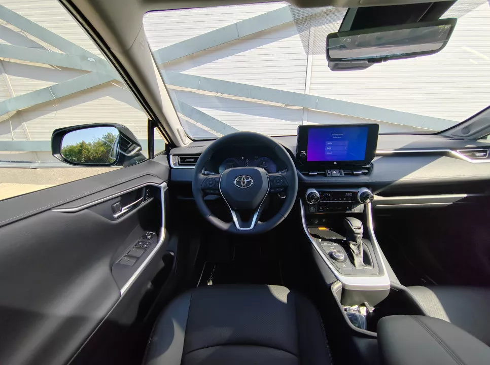 interior toyota rav4 hybrid