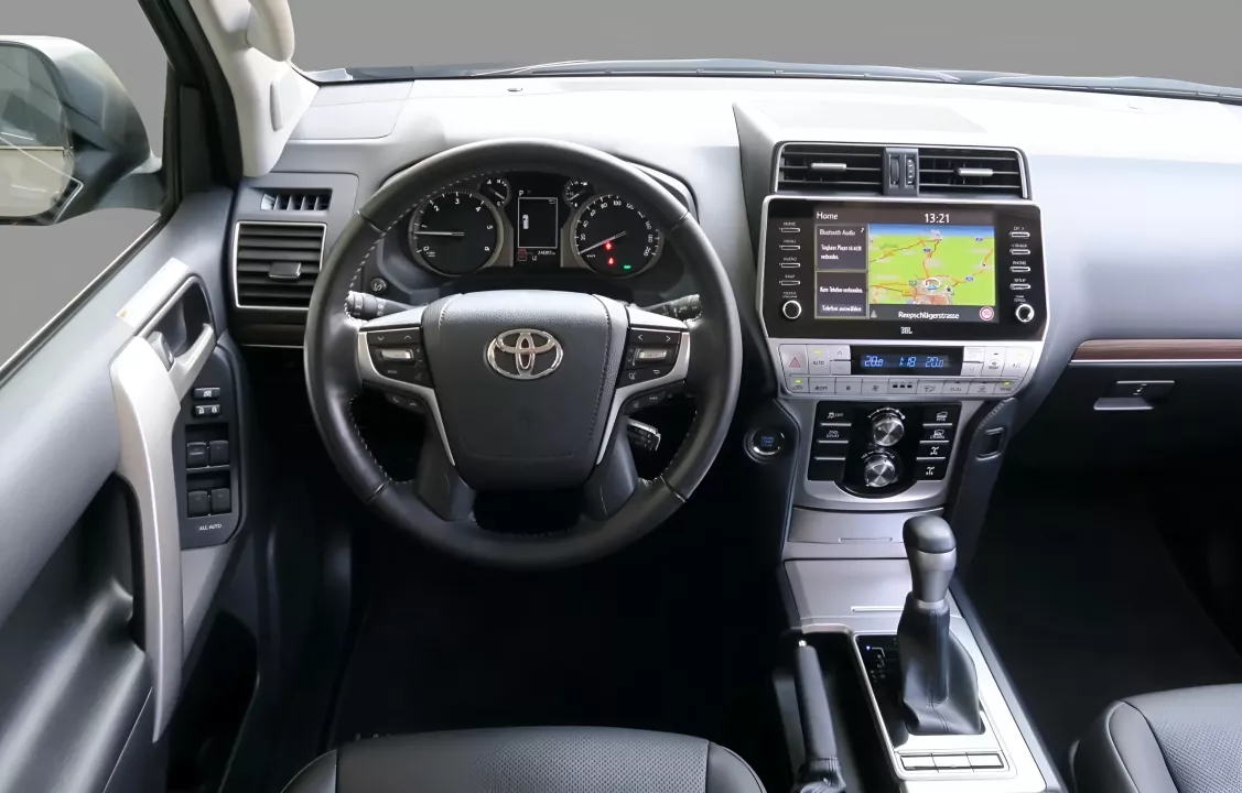 interior toyota land cruiser