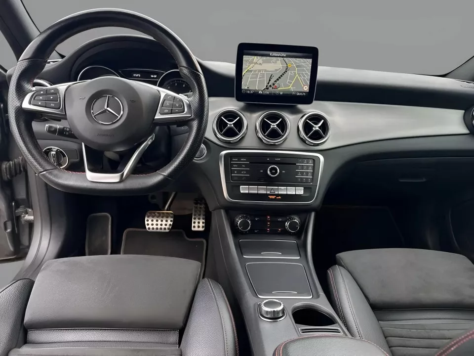 interior mercedes benz gla