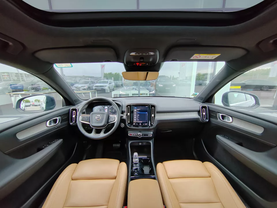 interior volvo xc40