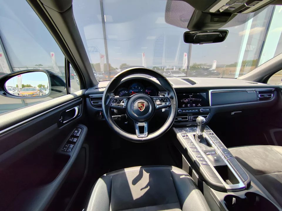 interior porsche macan