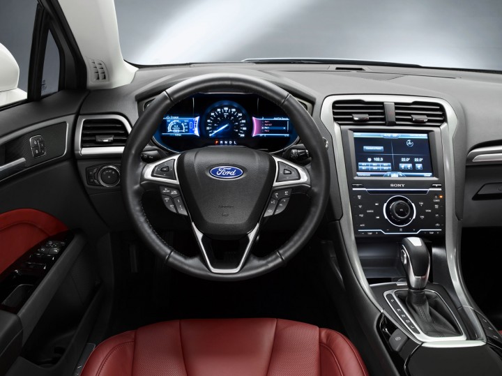 interior ford mondeo hybrid