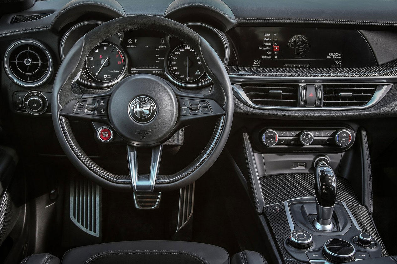 interior alfa romeo giulietta