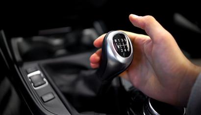 Frana de motor explicata: Cand si cum sa o folosesti