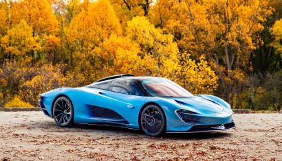 McLaren Speedtail vs Bugatti Chiron: Cine castiga?