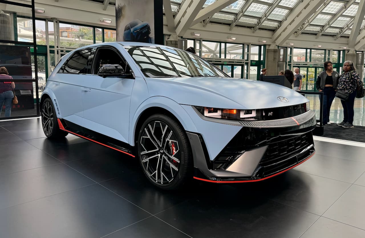 hyundai ioniq plug in hybrid